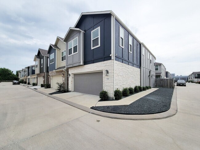 1510 Lakeline Oak Drive, Houston, TX 77084 photo 2