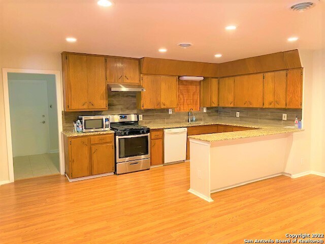 104 Ranchland Dr San Antonio, TX 78213 photo 3