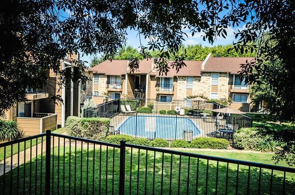 3200 Country Club Dr W Irving, TX 75038 photo 4