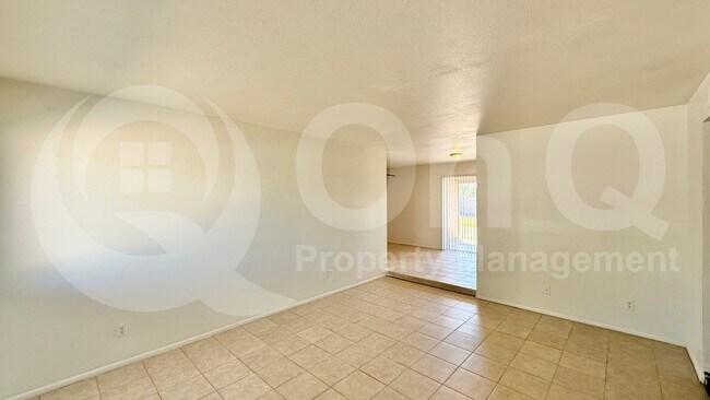 12602 N 21st Ave Phoenix, AZ 85029 photo 2