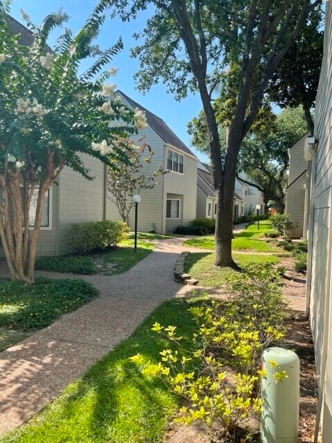 2343 Briarwest Boulevard, Houston, TX 77077 photo 2