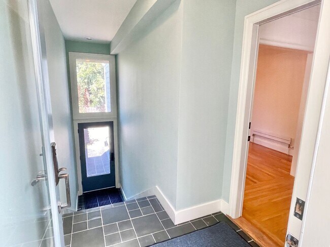 34 Rivoli Street, San Francisco, CA 94117 photo 5