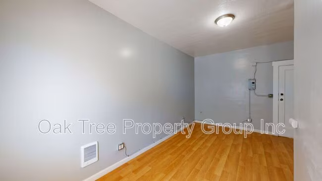 1607 2nd Ave Oakland, CA 94606 photo 4