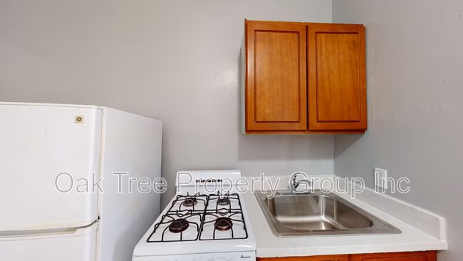 1607 2nd Ave Oakland, CA 94606 photo 5