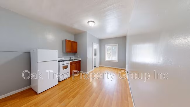 1607 2nd Ave Oakland, CA 94606 photo 2