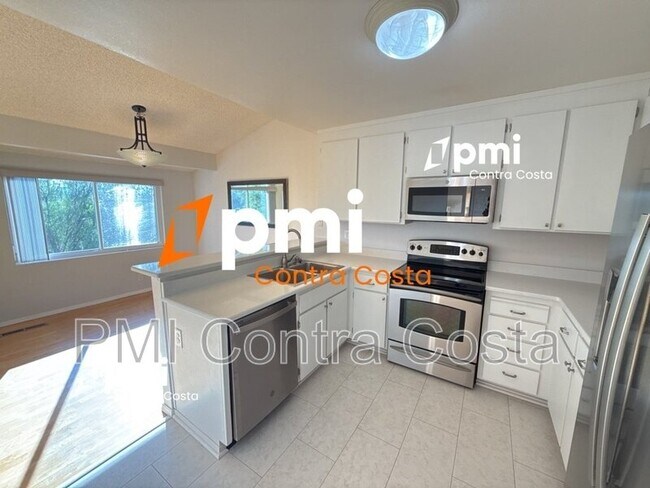 4894 Starflower Dr photo 2