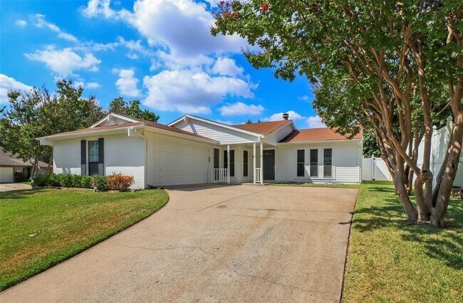 2601 Knoll Trail, Euless, TX 76039 photo 5