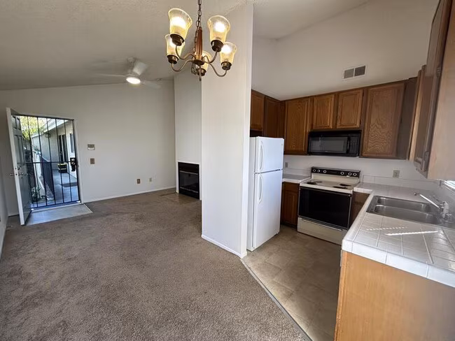 4576 Hawley Blvd San Diego, CA 92116 photo 3