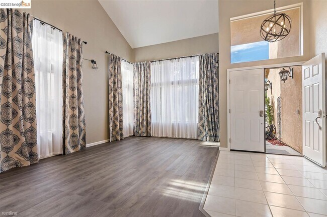 701 Black Oak Way, Antioch, CA 94509 photo 4