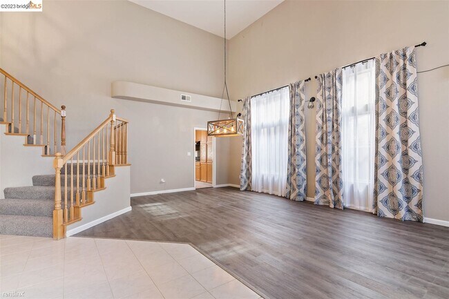 701 Black Oak Way, Antioch, CA 94509 photo 3