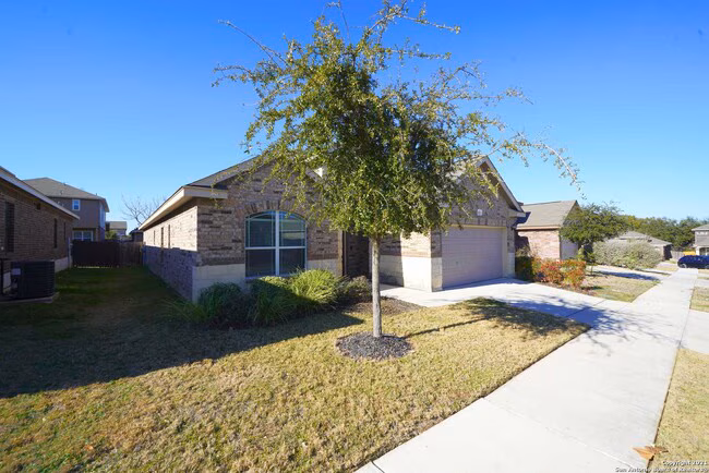 1323 Kingbird Ct San Antonio, TX 78245 photo 3