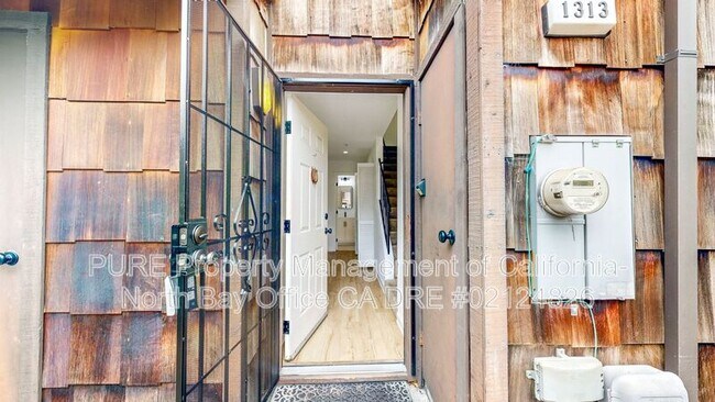 1313 Parkway Dr Rohnert Park, CA 94928 photo 2