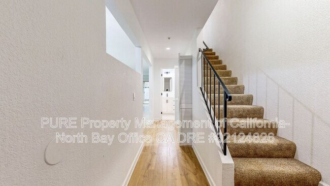 1313 Parkway Dr Rohnert Park, CA 94928 photo 3