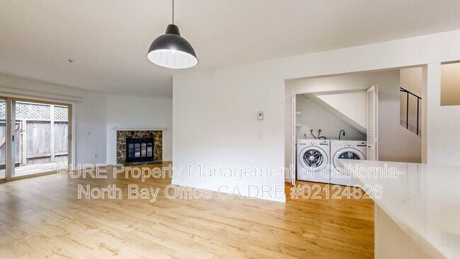 1313 Parkway Dr Rohnert Park, CA 94928 photo 5
