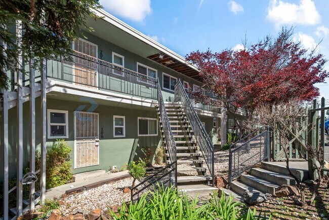 Unit 209 photo 3