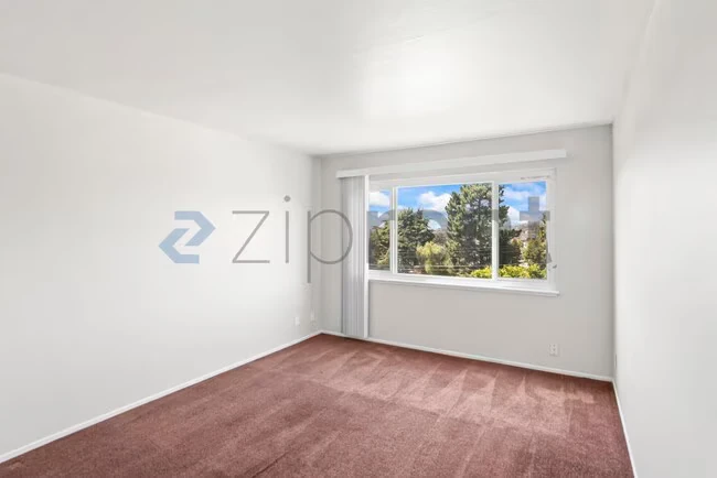 Unit 209 photo 5