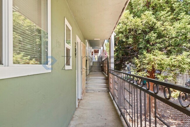 Unit 209 photo 5