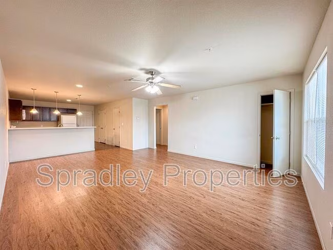 255 E 5th Ave Belton, TX 76513 photo 4