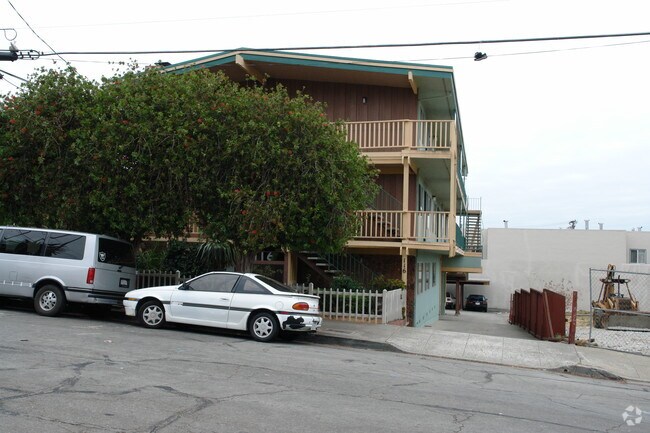 116 San Luis Ave photo 3
