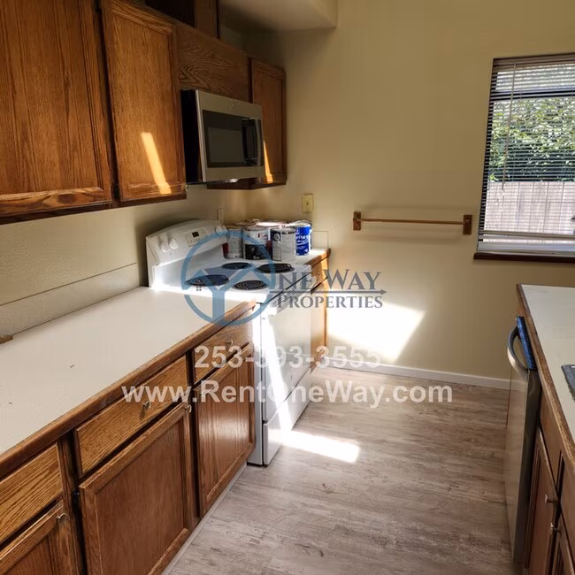 9824 60th Street West, University Place, WA 98467 photo 4