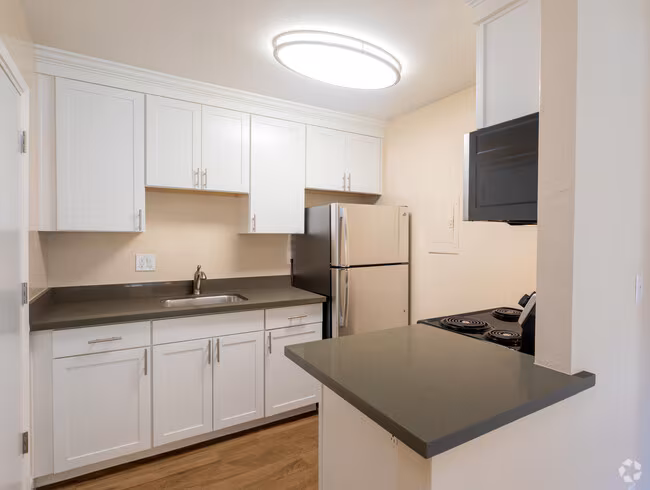 Lincoln Glen Apartments photo 4