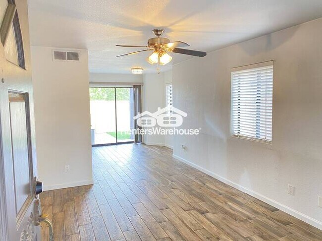 2201 E Pinchot Ave Phoenix, AZ 85016 photo 2