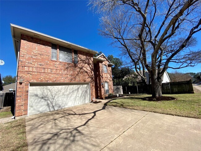 4402 Everest Ln Austin, TX 78727 photo 3