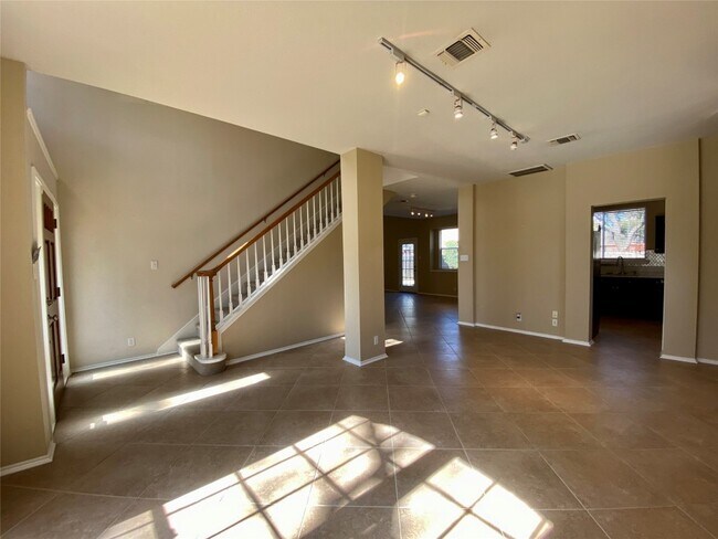 4402 Everest Ln Austin, TX 78727 photo 5