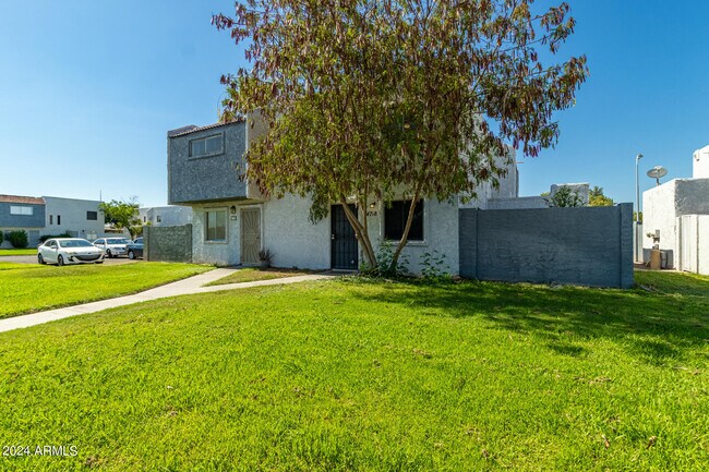 4718 W Orangewood Ave Glendale, AZ 85301 photo 5