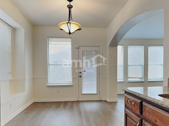 8613 Corral Circle, Fort Worth, TX 76244 photo 4