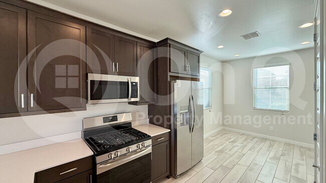 2548 West Hidalgo Avenue, Phoenix, AZ 85041 photo 4