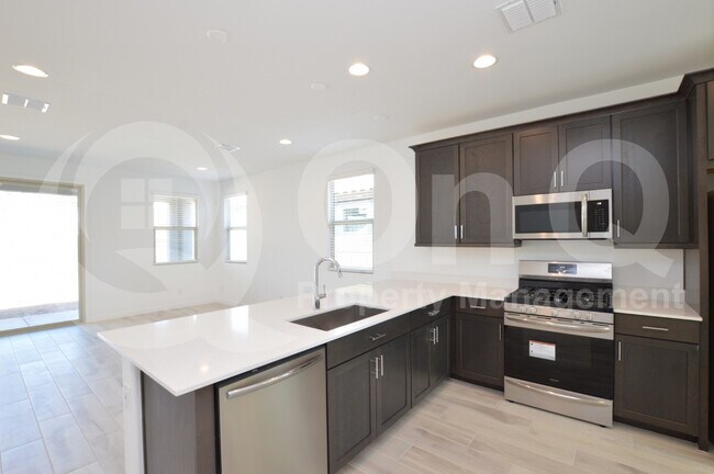 2548 West Hidalgo Avenue, Phoenix, AZ 85041 photo 5