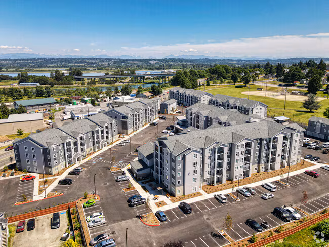 Riverview Apartments photo 3