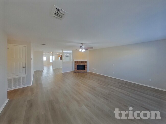 1317 Gayle Street, Burleson, TX 76028 photo 2