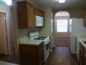 224 Tolcarne Drive, Hutto, TX 78634 photo 3