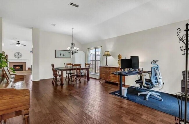 7641 King Arthur Road, Frisco, TX 75035 photo 2