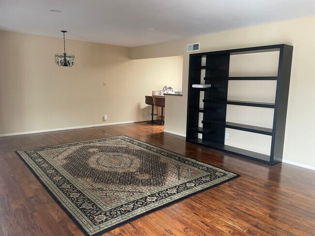 18354 Vanderbilt Dr Saratoga, CA 95070 photo 2