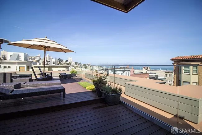 1864 Stockton St San Francisco, CA 94133 photo 2