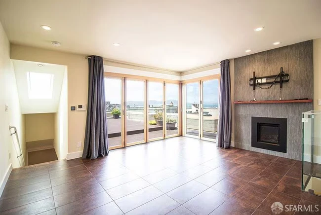 1864 Stockton St San Francisco, CA 94133 photo 3