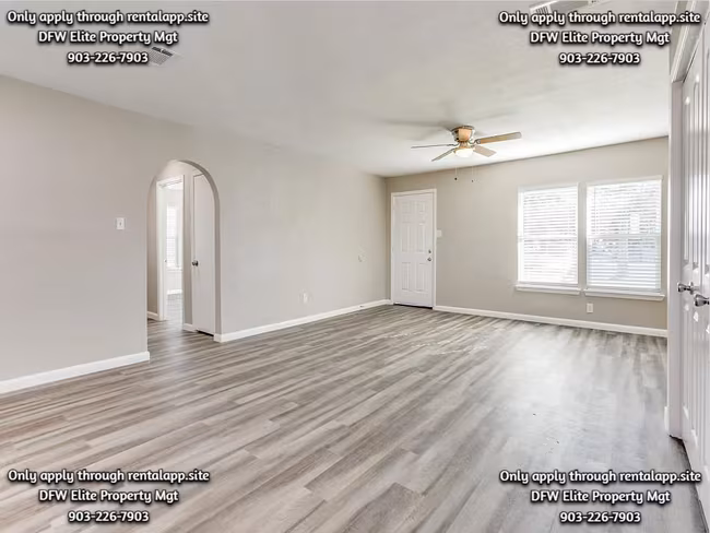3014 Poplar St Greenville, TX 75402 photo 5