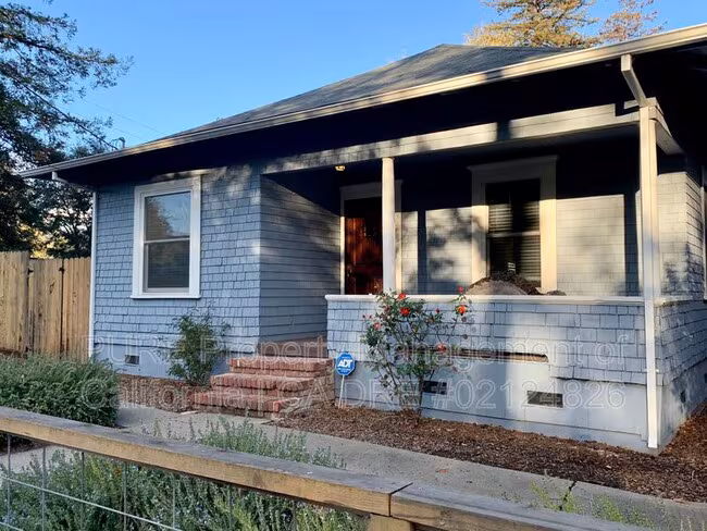 136 Orange St Santa Rosa, CA 95401 photo 2