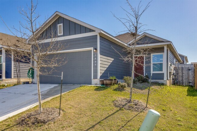 7009 Tonka Ln Austin, TX 78744 photo 2