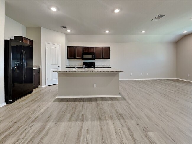125 Moonrise Dr San Marcos, TX 78666 photo 4