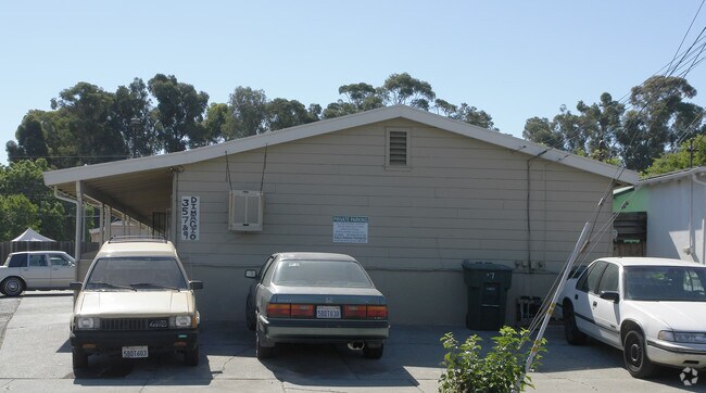 9 Dimaggio Avenue, Pittsburg, CA 94565 photo 3