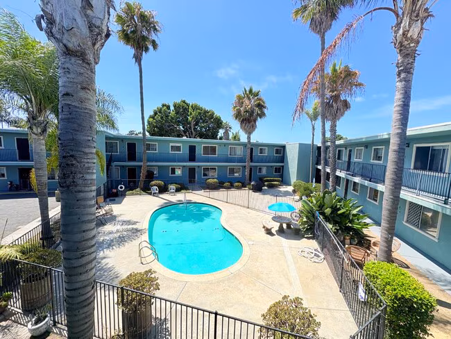 328 S Weitzel St Oceanside, CA 92054 photo 4