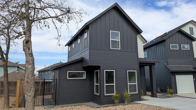 2220 Yellow Jacket Ln Austin, TX 78741 photo 2