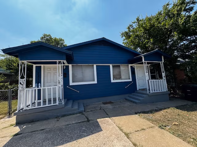 2818 South Grove Street, Fort Worth, TX 76104 photo 2