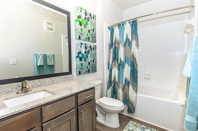 2799 Skyview Downs Drive, Houston, TX 77047 photo 5