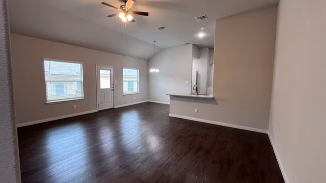 10015 Westover Bluff San Antonio, TX 78251 photo 2