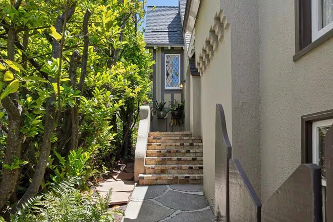 111 Windsor Ave Kensington, CA 94708 photo 2